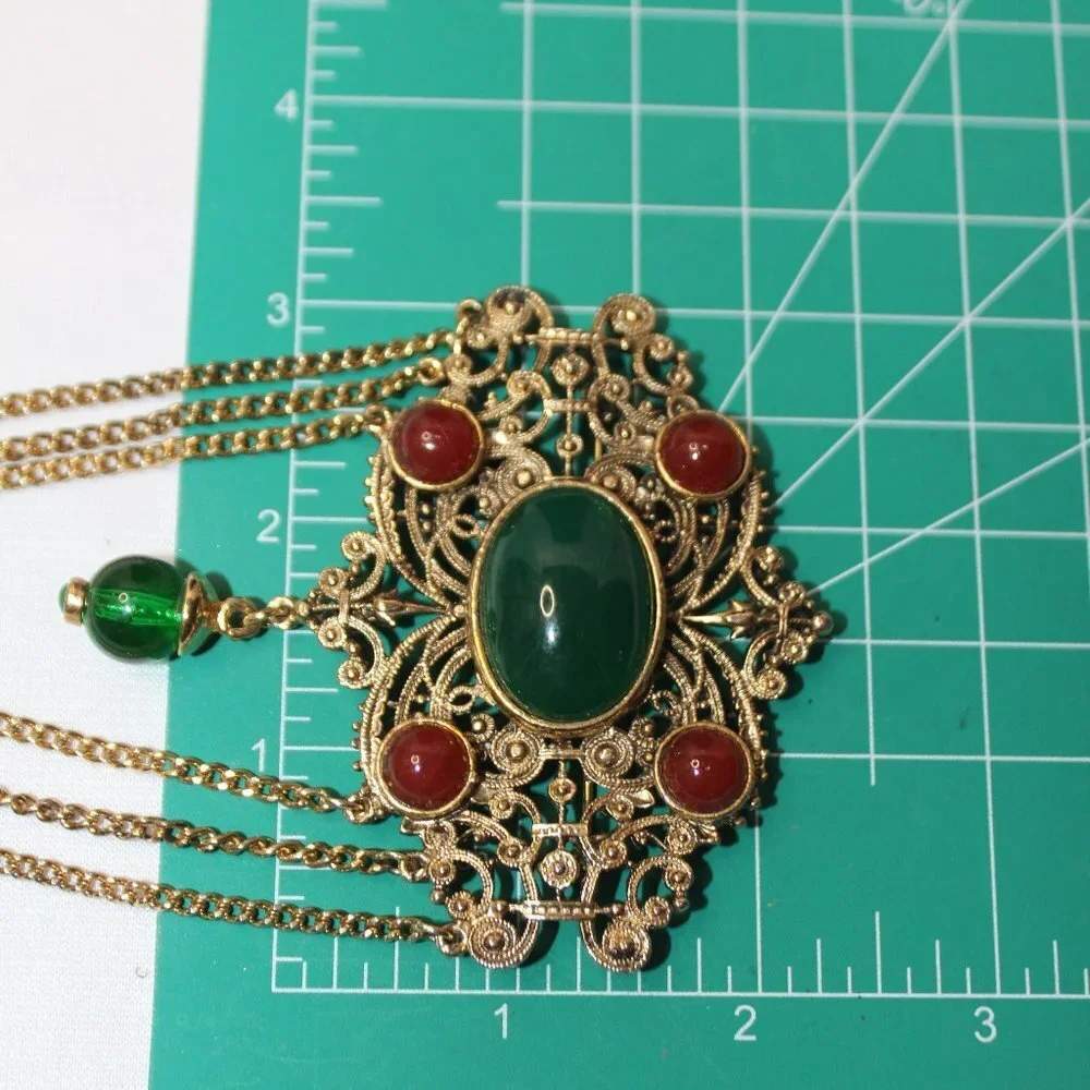 Vintage Victorian Revival Cabachon Green and Faux Carnelian Stones Brooch - Picture 8 of 12